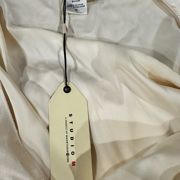 100% Silk NWT Studio M Cream Satin Blouse XL 20’s inspired top - Picture 5 of 8